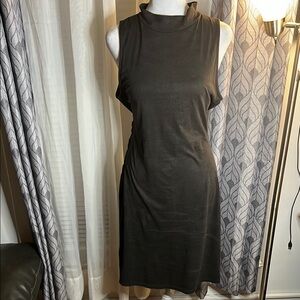 Windsor Chic Black Sleeveless Midi Dress